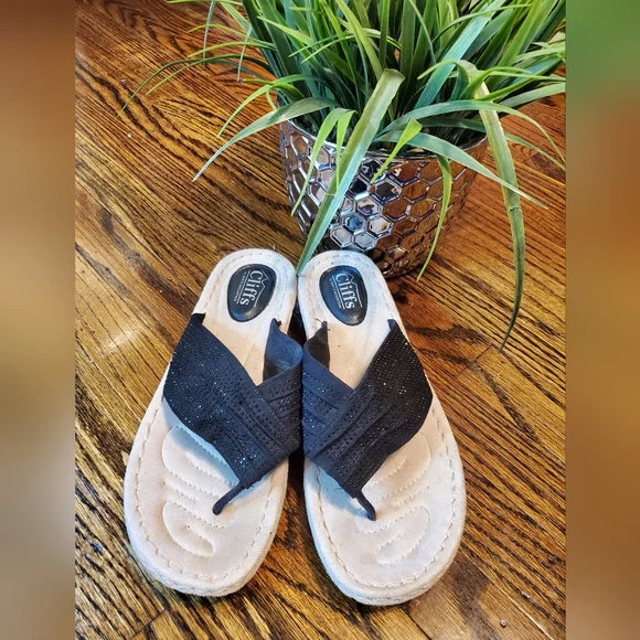 Cliffs By White Mountain Calvert Black  Sandal - Picture 2 of 7